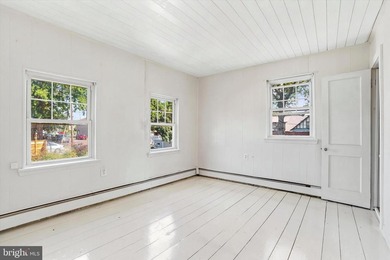 A rare multi-unit gem on the banks of the Delaware River! 7015 - photo 31