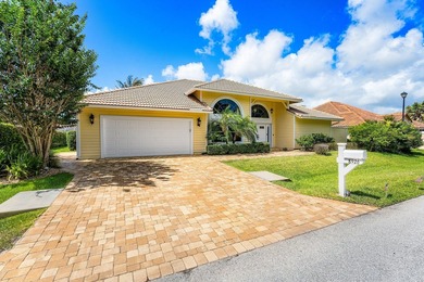 Beautiful waterfront home located in the gated golf & boating - photo 2