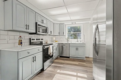 Welcome to your dream lake retreat on beautiful Van Auken Lake! - photo 3