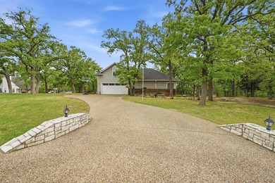 Looking for lots of space while still enjoying all the amenities - photo 3