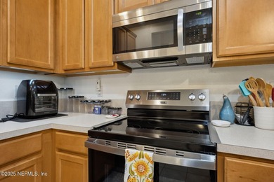 Welcome Home. Beautifully maintained 2 Bedrooms 2 1/2 Baths - photo 12