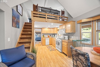 Wooded coastal retreat in the highly desirable Whaleshead Beach - photo 4