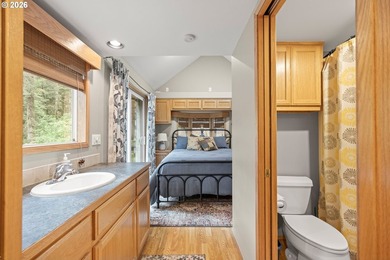 Wooded coastal retreat in the highly desirable Whaleshead Beach - photo 6