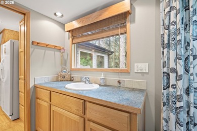 Wooded coastal retreat in the highly desirable Whaleshead Beach - photo 7