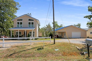 Built in 2023 this 3 bedroom, 3 bath home sits on a spacious 1/2 - photo 3
