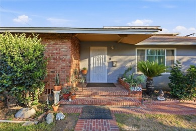 Spacious and versatile, this beautiful 4 bedroom, 3 bathroom - photo 8