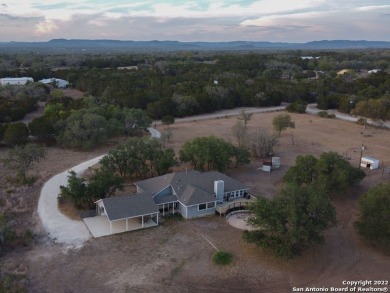 Lake Medina Home For Sale in Pipe Creek Texas