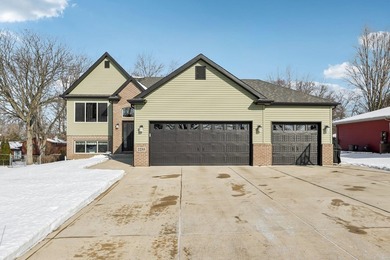 Beautifully maintained 4 bed, 3 bath home built in 2017, located - photo 3