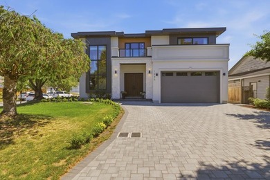 Custom built home to a higher standard in the ever popular OCEAN - photo 1