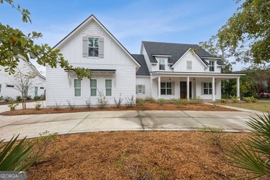 Bent Pine modern farmhouse, only two years old, with amazing - photo 3