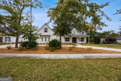 Bent Pine modern farmhouse, only two years old, with amazing - photo 4