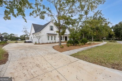 Bent Pine modern farmhouse, only two years old, with amazing - photo 5
