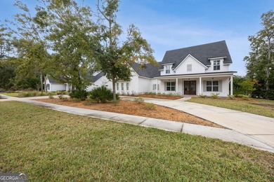 Bent Pine modern farmhouse, only two years old, with amazing - photo 6
