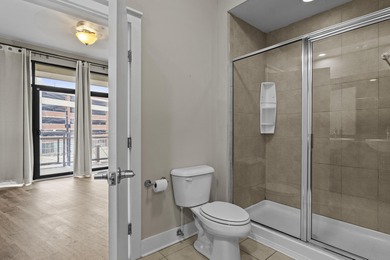 Wonderfully maintained 1 bed, 1 bath condo at Center Court