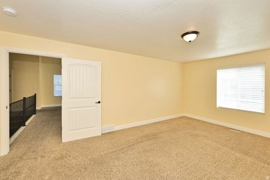 Beautifully maintained Spanish Fork townhome offering space - photo 13