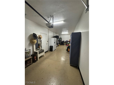 One Bedroom plus Loft (Den). 2 Car Garage (Tandem Garage: one - photo 15