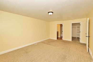 Beautifully maintained Spanish Fork townhome offering space - photo 15