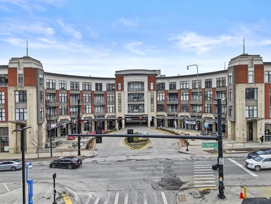 Wonderfully maintained 1 bed, 1 bath condo at Center Court