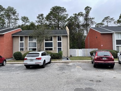 Welcome to this spacious 3 bedrooms spacious townhouse - photo 31