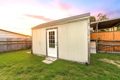 One or more photo(s) has been virtually staged. NO HOA, CLOSING - photo 34