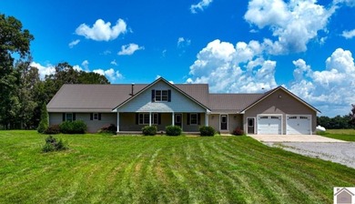 (private lake, pond, creek) Home For Sale in Fredonia Kentucky