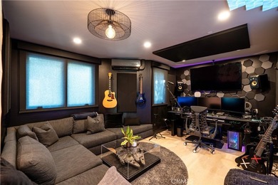 A one of a kind, warm and inviting custom Studio City hillside - photo 12