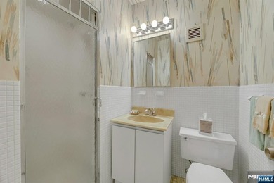 A rare opportunity at Horizon House Exceptional views, space & - photo 21