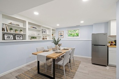 Nestled on a quiet, tree-lined cul-de-sac in Northport, this - photo 24