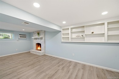 Nestled on a quiet, tree-lined cul-de-sac in Northport, this - photo 29