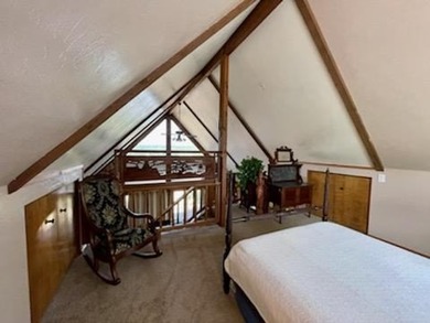 This beautiful Mountain Cabin in White Mountain Lakes has much - photo 14