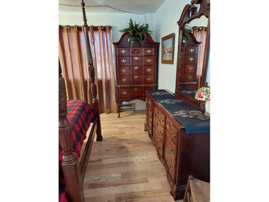 This beautiful Mountain Cabin in White Mountain Lakes has much - photo 16