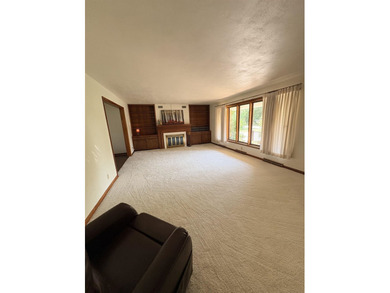 This well-maintained Mid-Century Modern home is ready for its - photo 7
