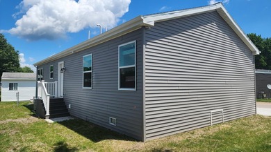 Welcome home to this beautifully designed 3-bedroom, 2-bath home - photo 19