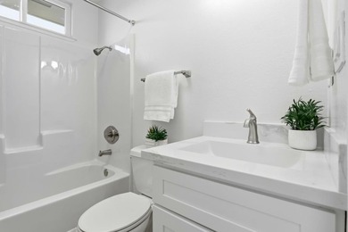 Move in ready! Back part of Harbor Oaks, quiet and serene close - photo 19