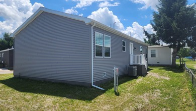 Welcome home to this beautifully designed 3-bedroom, 2-bath home - photo 20