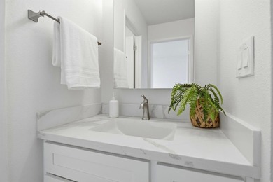 Move in ready! Back part of Harbor Oaks, quiet and serene close - photo 22