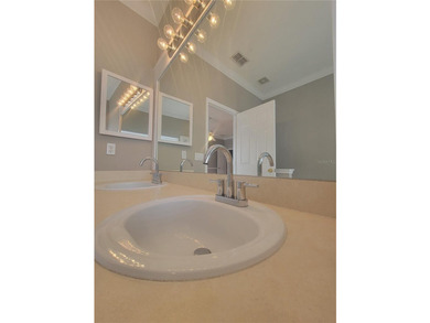 Virtually Staged. Immaculate Cute and Cozy house in Northshore - photo 33