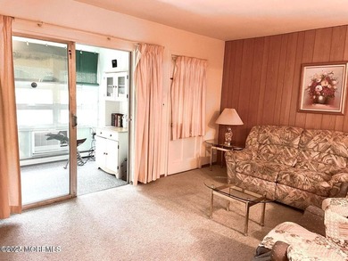 Welcome to Cedar Glen Homes. This active adult community is one - photo 6