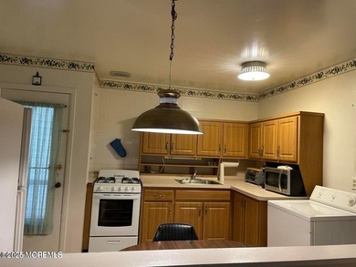 Welcome to Cedar Glen Homes. This active adult community is one - photo 9