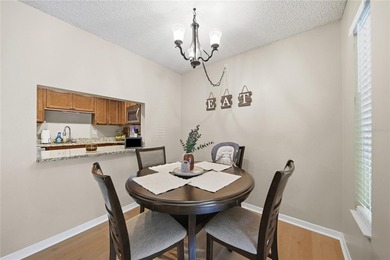 Beautifully maintained 2 bed 2 Bath condo, located on the second - photo 8
