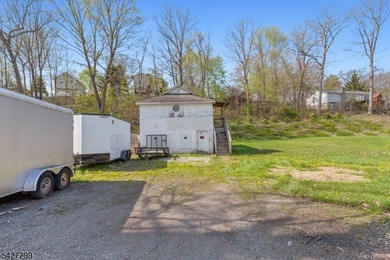 Ready-to-build half-acre lot with a brand-new, unused 3-bedroom - photo 11