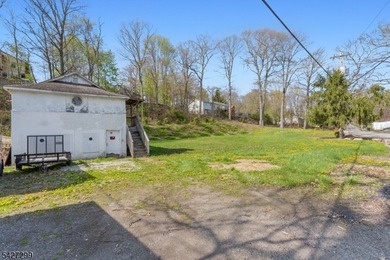Ready-to-build half-acre lot with a brand-new, unused 3-bedroom - photo 12