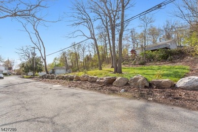 Ready-to-build half-acre lot with a brand-new, unused 3-bedroom - photo 14