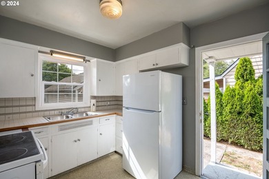 Discover this delightful mid-century Cape Cod located in one of - photo 28