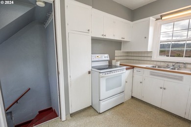 Discover this delightful mid-century Cape Cod located in one of - photo 29