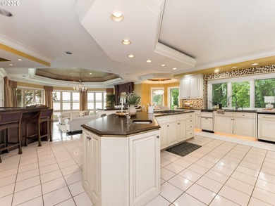 Exquisite custom home with timeless quality features throughout - photo 9