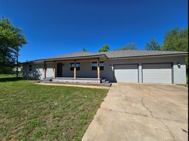 Lake Home Sale Pending in Sand Springs, Oklahoma