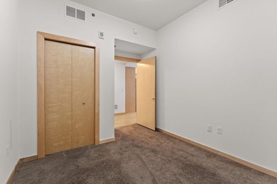 Enjoy modern city living in this beautiful 2-bedroom, 2-bath - photo 11
