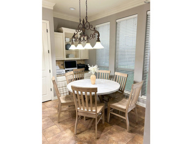 Beautiful 4BR/2BA home originally built by RJ Wachsman Homes. 2 - photo 16