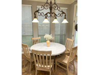 Beautiful 4BR/2BA home originally built by RJ Wachsman Homes. 2 - photo 17
